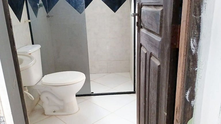 Casa com 5 suítes e Churrasqueira para 12 pessoas