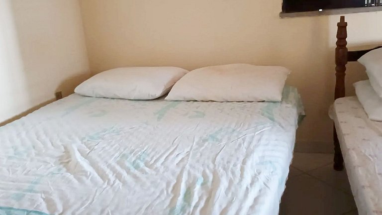 Casa com 5 suítes e Churrasqueira para 12 pessoas