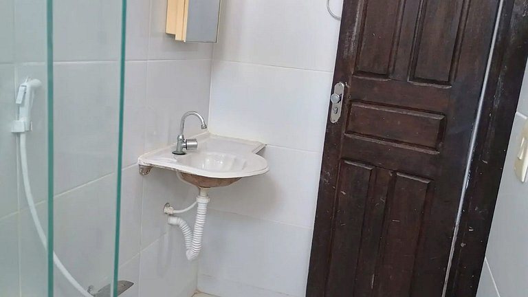 Casa com 5 suítes e Churrasqueira para 12 pessoas