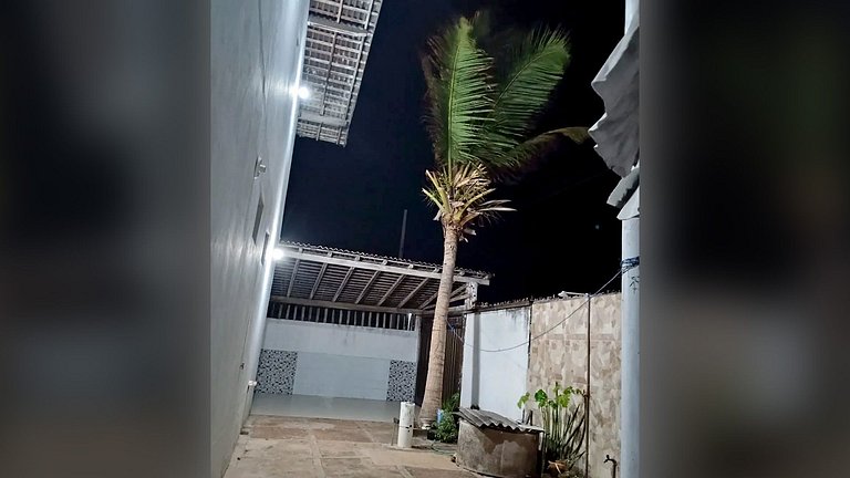 Casa com 5 suítes e Churrasqueira para 12 pessoas