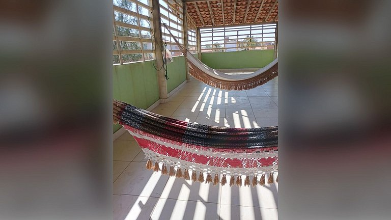 Casa com 5 suítes e Churrasqueira para 12 pessoas