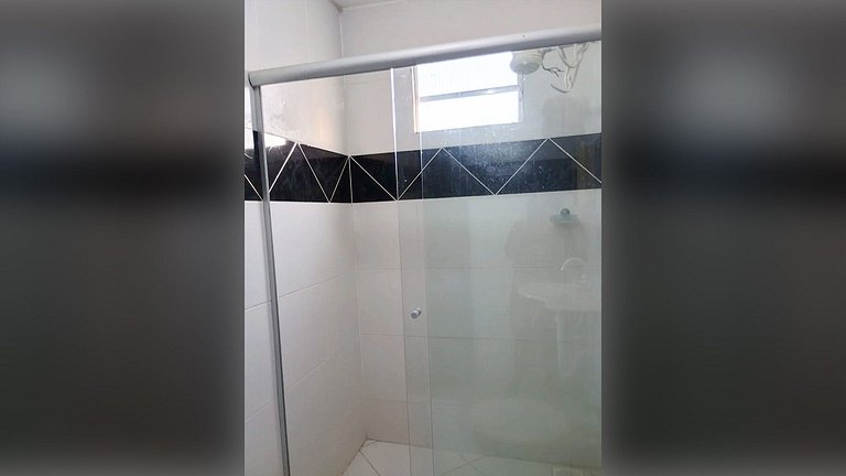 Casa com 5 suítes e Churrasqueira para 12 pessoas