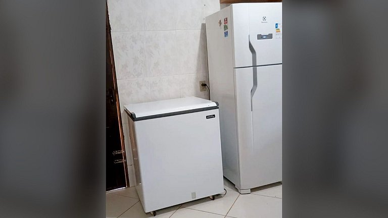 Casa com 5 suítes e Churrasqueira para 12 pessoas