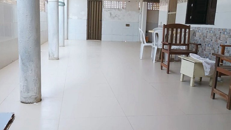 Casa com 5 suítes e Churrasqueira para 12 pessoas