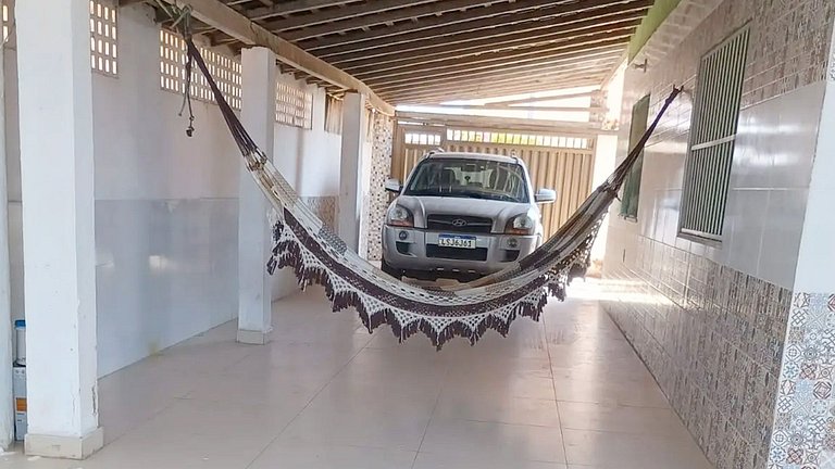 Casa com 5 suítes e Churrasqueira para 12 pessoas