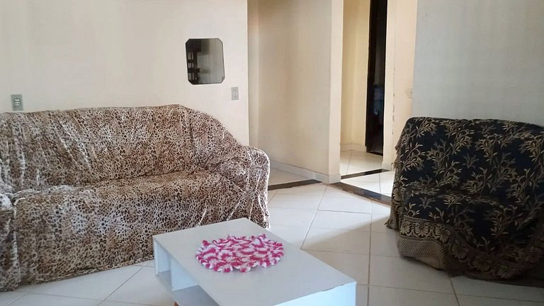 Casa com 5 suítes e Churrasqueira para 12 pessoas