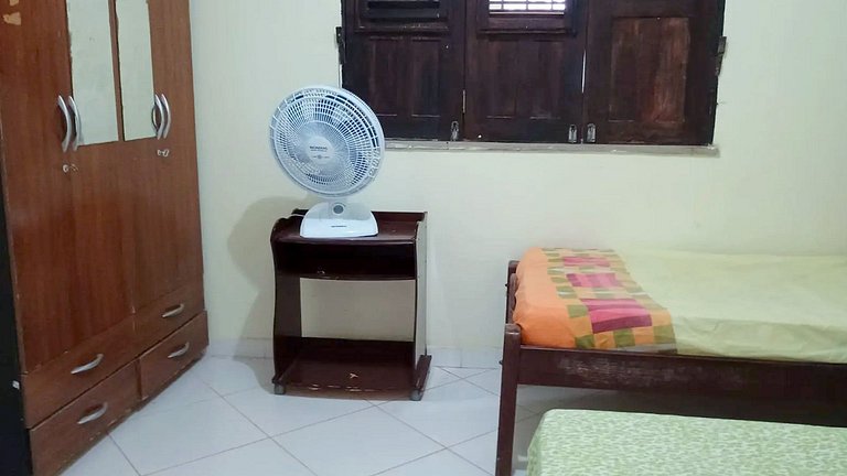 Casa com 5 suítes e Churrasqueira para 12 pessoas