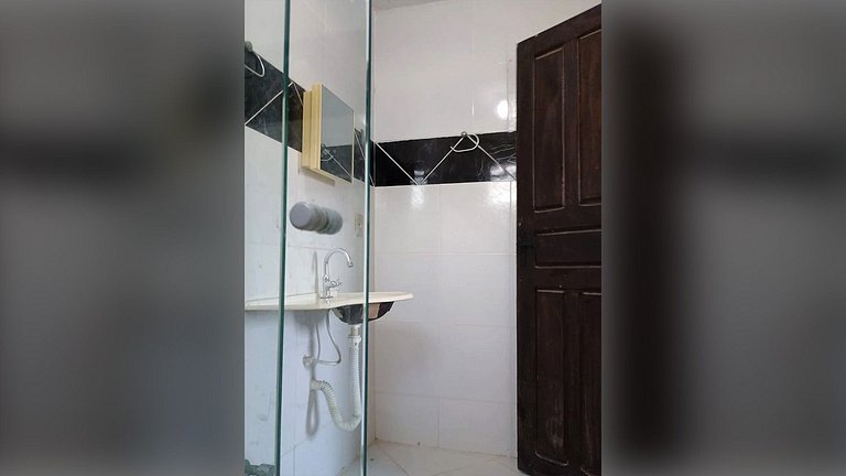 Casa com 5 suítes e Churrasqueira para 12 pessoas