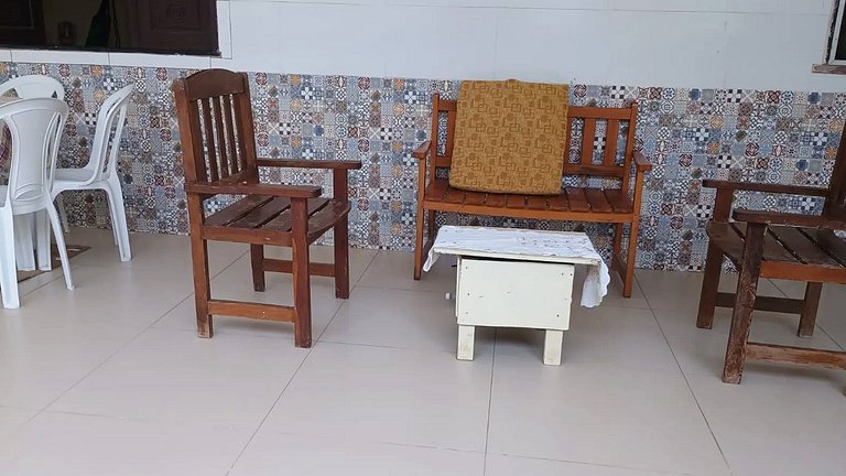 Casa com 5 suítes e Churrasqueira para 12 pessoas