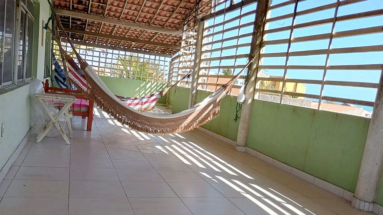 Casa com 5 suítes e Churrasqueira para 12 pessoas