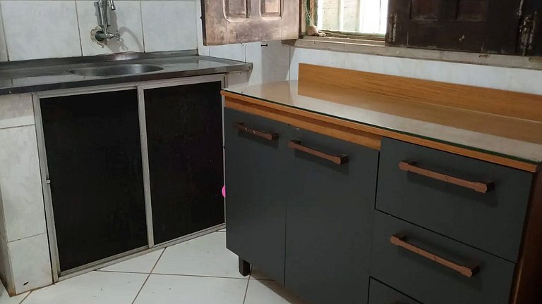 Casa com 5 suítes e Churrasqueira para 12 pessoas