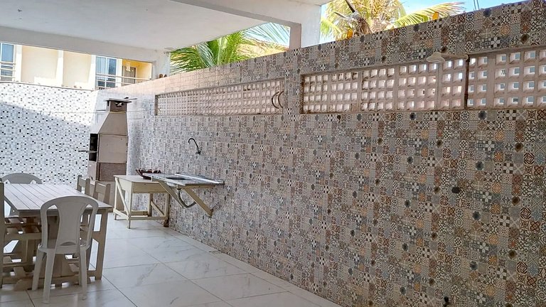 Casa com 5 suítes e Churrasqueira para 12 pessoas