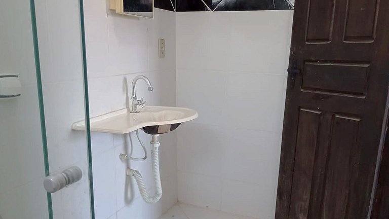 Casa com 5 suítes e Churrasqueira para 12 pessoas