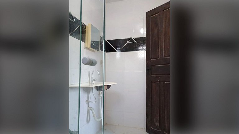 Casa com 5 suítes e Churrasqueira para 12 pessoas