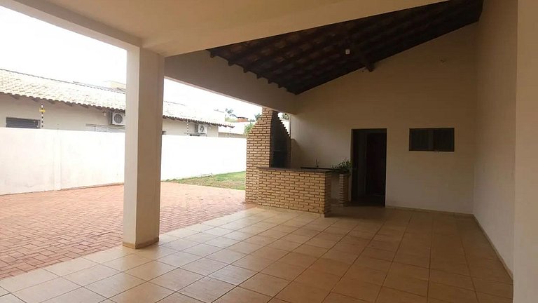 Relaxe: Casa com Sala de Massagem e Churrasqueira