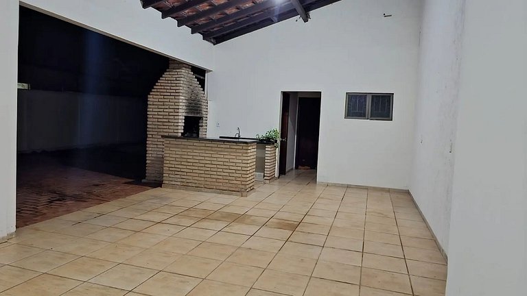 Relaxe: Casa com Sala de Massagem e Churrasqueira