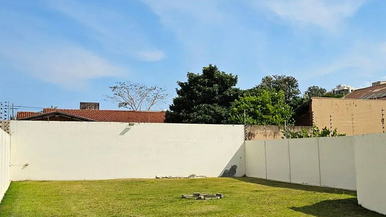 Relaxe: Casa com Sala de Massagem e Churrasqueira