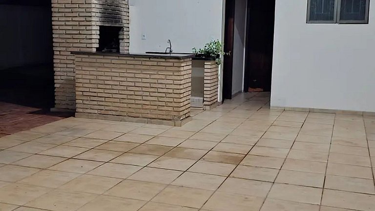 Relaxe: Casa com Sala de Massagem e Churrasqueira
