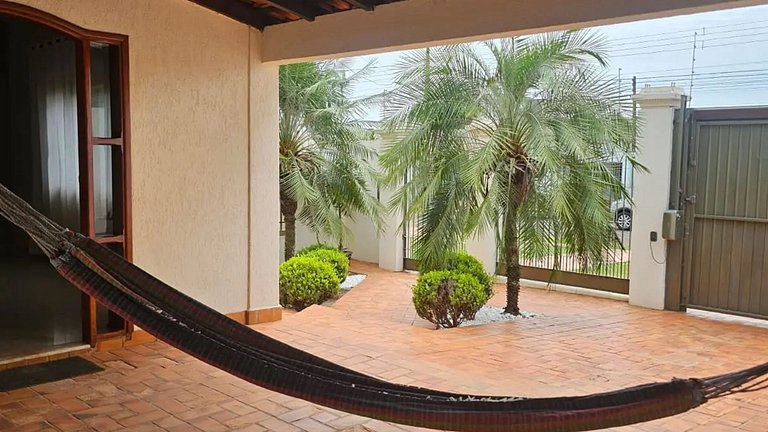 Relaxe: Casa com Sala de Massagem e Churrasqueira