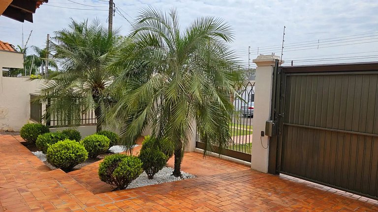 Relaxe: Casa com Sala de Massagem e Churrasqueira
