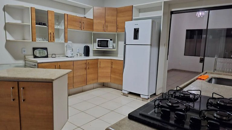 Relaxe: Casa com Sala de Massagem e Churrasqueira