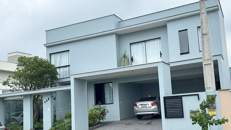 Luxo em Jaraguá do Sul: Espaço Gourmet e Piscina