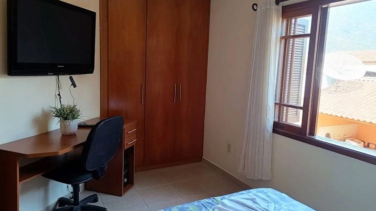 Paraty Bela casa : Piscina e Churrasqueira