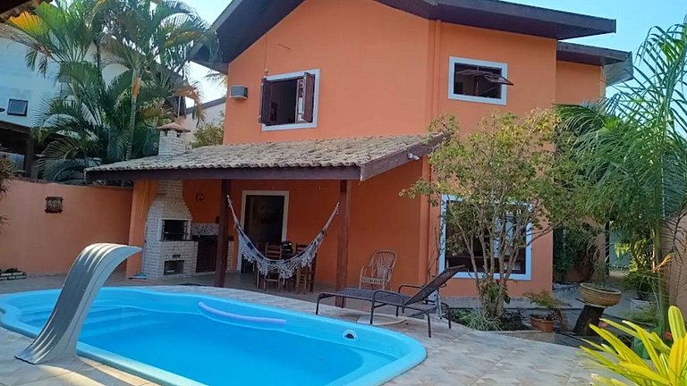 Paraty Bela casa : Piscina e Churrasqueira