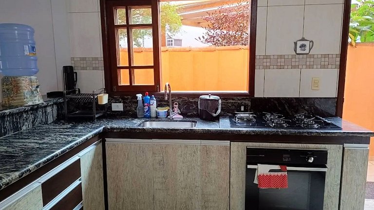 Paraty Bela casa : Piscina e Churrasqueira