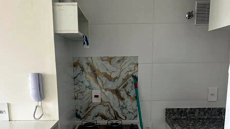 Apartamento com Piscina e Academia Compartilhados