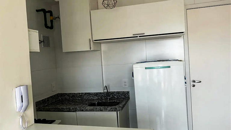 Apartamento com Piscina e Academia Compartilhados