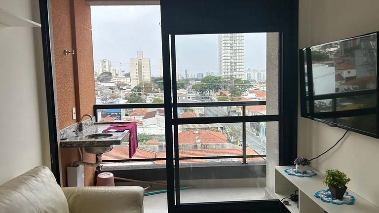 Apartamento com Piscina e Academia Compartilhados