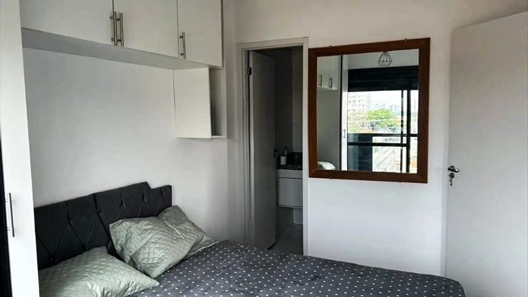 Apartamento com Piscina e Academia Compartilhados