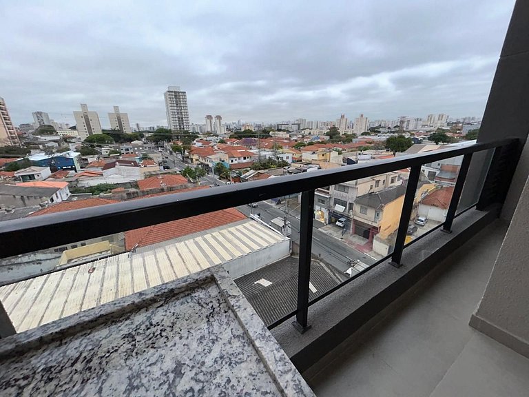 Apartamento com Piscina e Academia Compartilhados