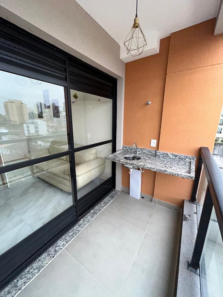 Apartamento com Piscina e Academia Compartilhados