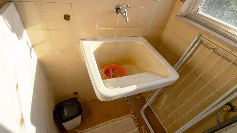 Apto 2Q com Piscina e Acesso Exclusivo à Praia