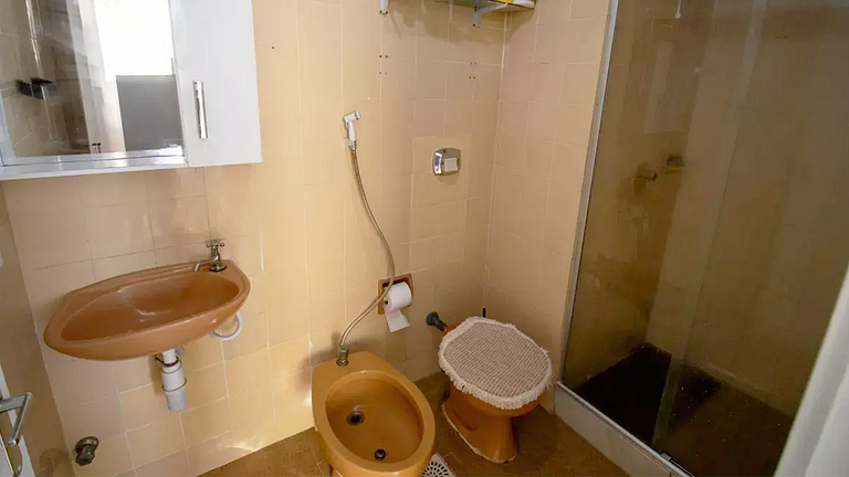 Apto 2Q com Piscina e Acesso Exclusivo à Praia