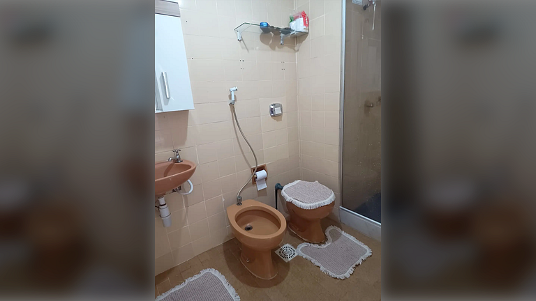 Apto 2Q com Piscina e Acesso Exclusivo à Praia