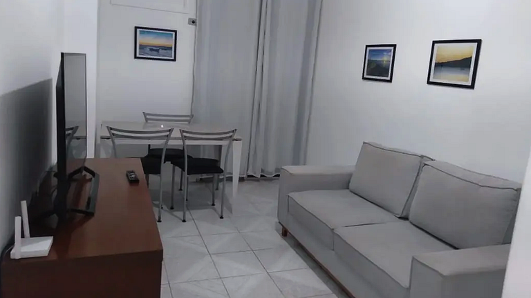 Apto 2Q com Piscina e Acesso Exclusivo à Praia