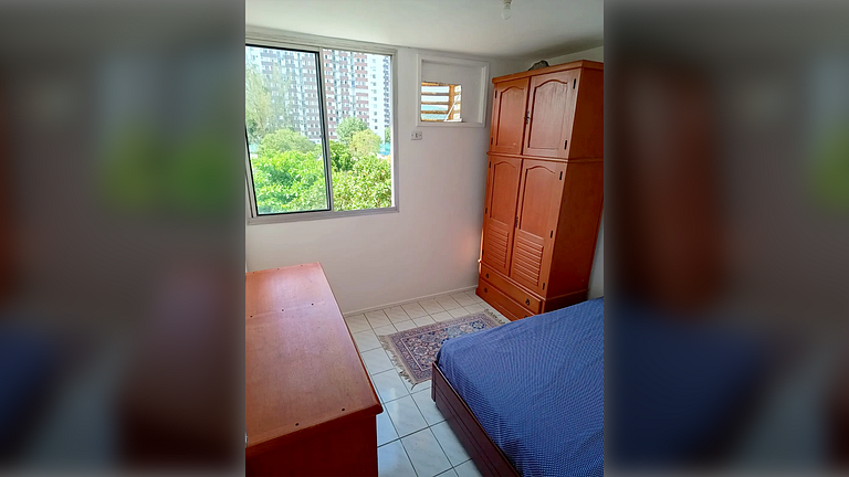 Apto 2Q com Piscina e Acesso Exclusivo à Praia