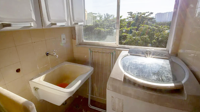 Apto 2Q com Piscina e Acesso Exclusivo à Praia