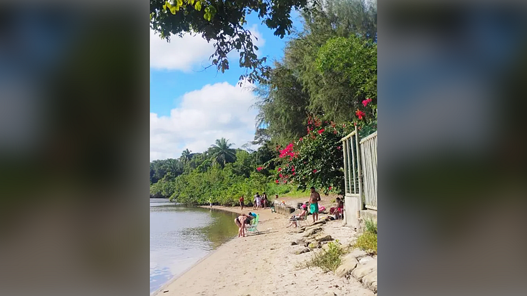 Camaçari casa 2 quartos, Piscina e Churrasqueira