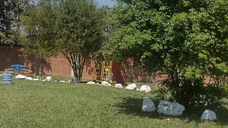 Chácara até 20 pessoas: Piscina e Churrasqueira.