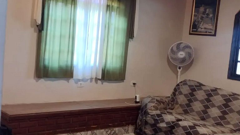 Chácara até 20 pessoas: Piscina e Churrasqueira.