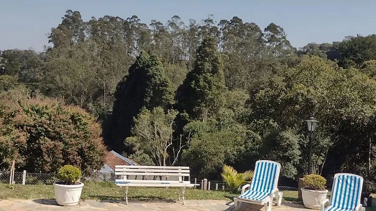 Chácara até 20 pessoas: Piscina e Churrasqueira.