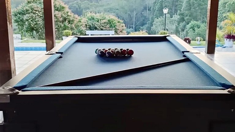 Chácara até 20 pessoas: Piscina e Churrasqueira.