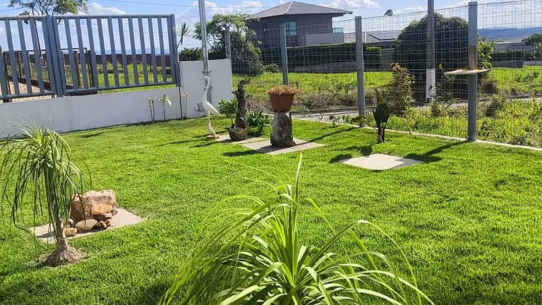 Refúgio em Formiga: Piscina e Churrasqueira