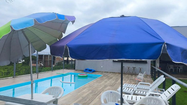 Refúgio em Formiga: Piscina e Churrasqueira