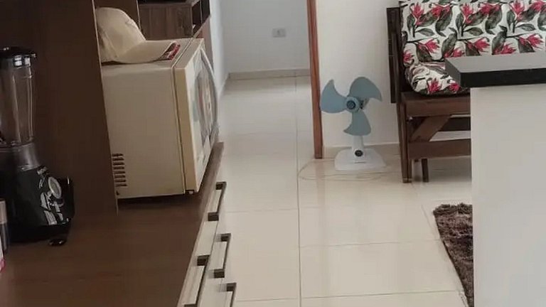 Itanhanhém : Casa com Piscina e Churrasqueira