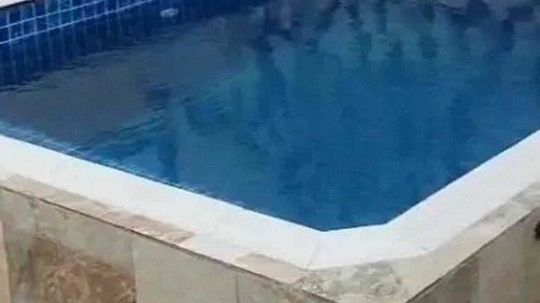 Itanhanhém : Casa com Piscina e Churrasqueira